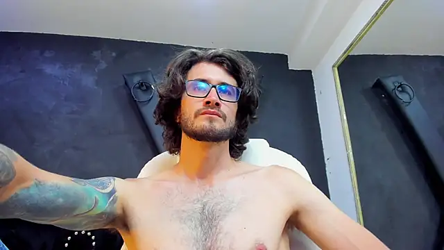 Loggan donnelly online show from 03-22-25, 11:31