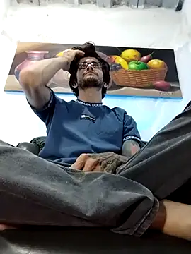 Loggan donnelly online show from 04-18-26, 04:26