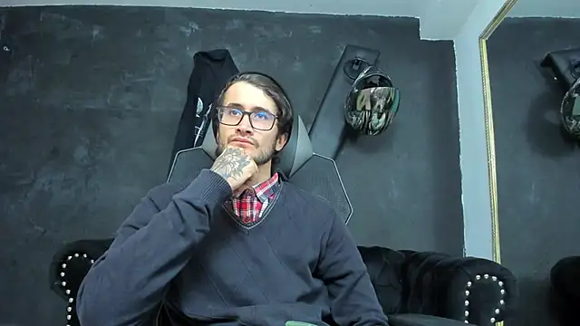 Loggan donnelly online show from 09-30-25, 08:37