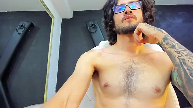 Loggan donnelly online show from 03-18-25, 02:29