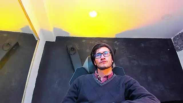 Loggan donnelly online show from 09-19-25, 08:13