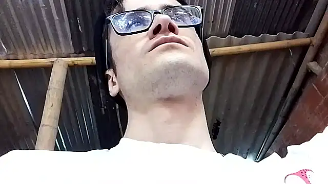 Loggan donnelly online show from 12-22-25, 06:52