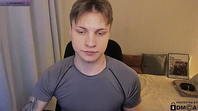 handsome guy01 online show from 02-04-26, 09:54