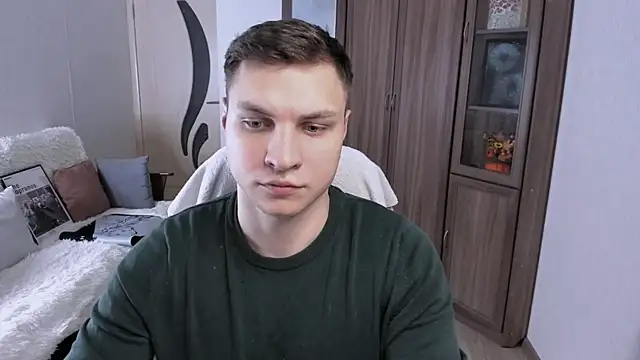 handsome guy01 online show from 09-25-25, 05:19