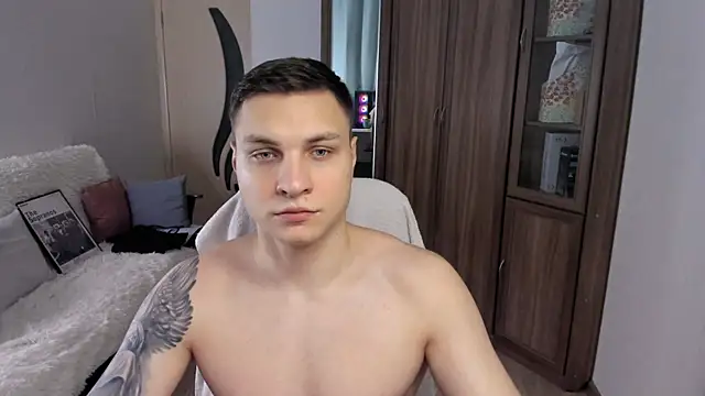 handsome guy01 online show from 09-21-25, 12:05