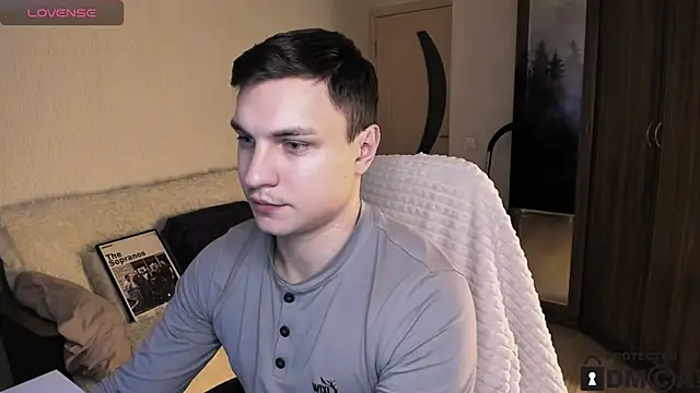 handsome guy01 online show from 10-18-25, 02:24