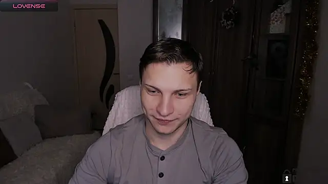 handsome guy01 online show from 12-21-25, 07:37