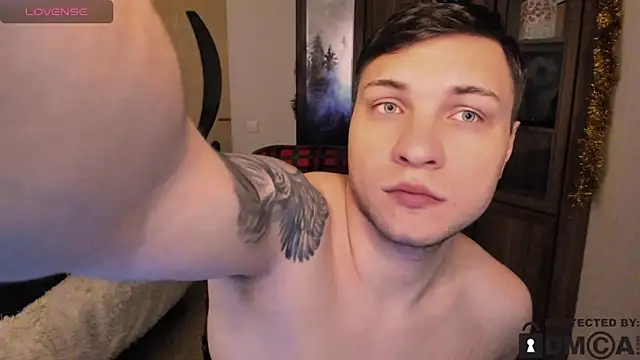 handsome guy01 online show from 11-29-25, 02:23