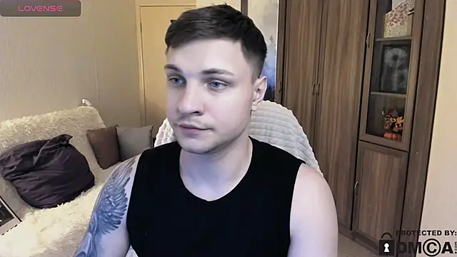 handsome guy01 online show from 10-27-25, 05:58