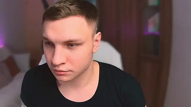 handsome guy01 online show from 03-08-25, 12:55