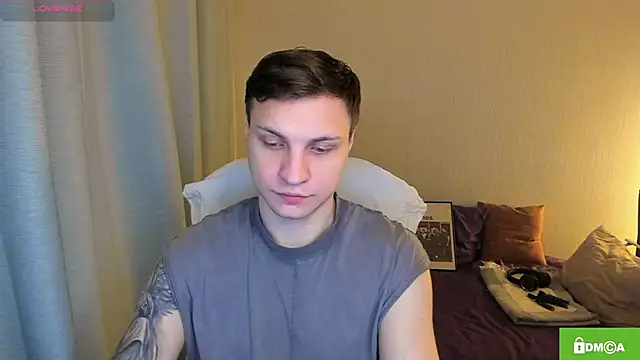 handsome guy01 online show from 03-04-26, 12:40