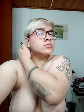 amalia love online show from 11-07-25, 04:06