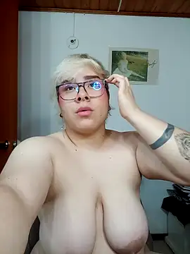 amalia love online show from 10-18-25, 06:04