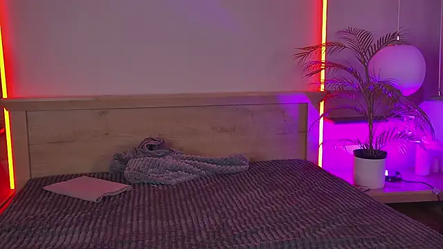 ViolaFlirt online show from 09-28-25, 04:08
