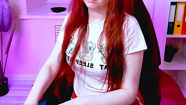 CarolGiggly online show from 10-28-25, 10:41