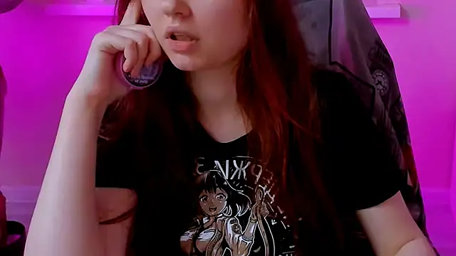Snapshot of CarolGiggly chatting on 06-28-26, 11:44 CarolGiggly online show from 06-28-26, 11:44
