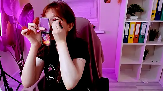 CarolGiggly online show from 12-15-25, 02:06