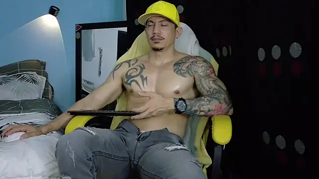 Alex motta online show from 04-12-26, 03:32