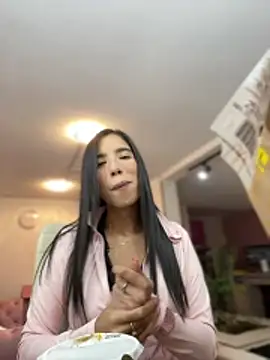 Snapshot of Praga_Pink chatting on 05-12-26, 02:08 Praga Pink online show from 05-12-26, 02:08
