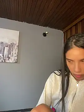 Snapshot of Praga_Pink chatting on 04-18-26, 03:09 Praga Pink online show from 04-18-26, 03:09