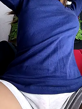 lianisrose online show from 12-18-25, 01:00