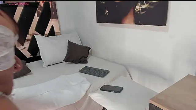 Alenajones online show from 06-29-26, 05:58