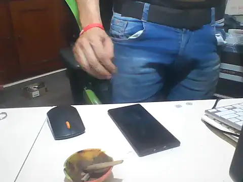 SOLESFETISHBR online show from 10-28-25, 11:47