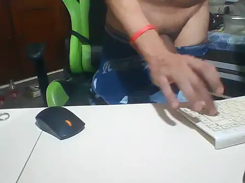 SOLESFETISHBR online show from 10-22-25, 02:05