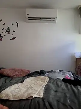 Snapshot of greekcouple chatting on 03-15-25, 11:39 greekcouple online show from 03-15-25, 11:39