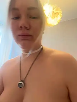 LianaCruz   online show from 01-16-26, 06:28