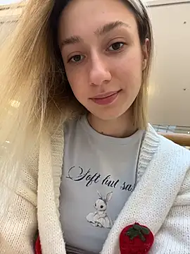 Lia  Love online show from 10-29-25, 11:09