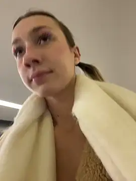 Lia  Love online show from 11-28-25, 12:05