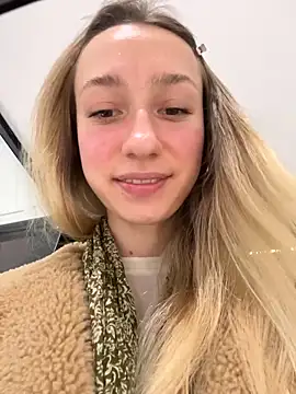 Lia  Love online show from 10-27-25, 12:17