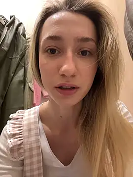 Lia  Love online show from 11-11-25, 12:22