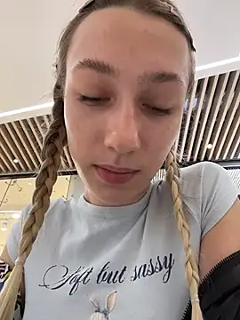 Lia  Love online show from 09-16-25, 01:12