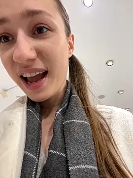 Lia  Love online show from 02-17-25, 01:11