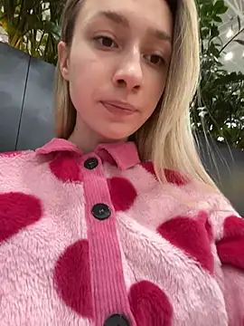 Lia  Love online show from 10-22-25, 12:04