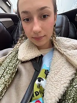Lia  Love online show from 10-06-25, 12:06