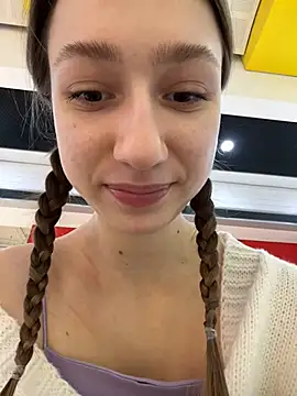 Lia  Love online show from 02-11-25, 12:15