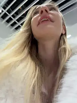 Lia  Love online show from 01-14-26, 01:26