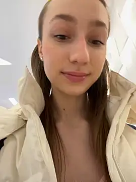 Lia  Love online show from 02-08-25, 12:39