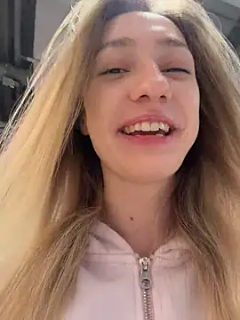 Lia  Love online show from 01-08-26, 02:45