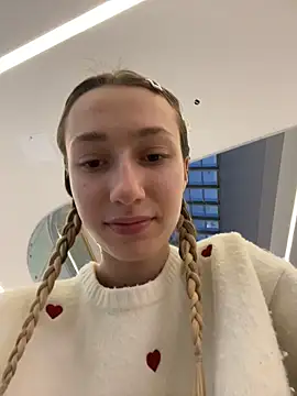 Lia  Love online show from 12-16-25, 01:04