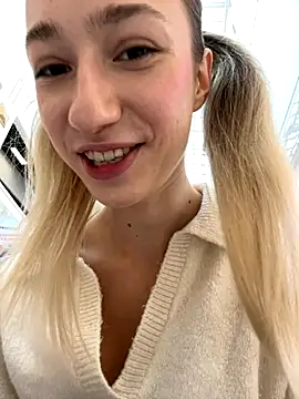 Lia  Love online show from 09-13-25, 11:10