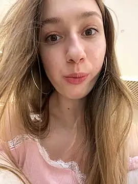 Lia  Love online show from 01-10-25, 12:26