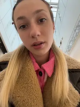 Lia  Love online show from 10-14-25, 12:28