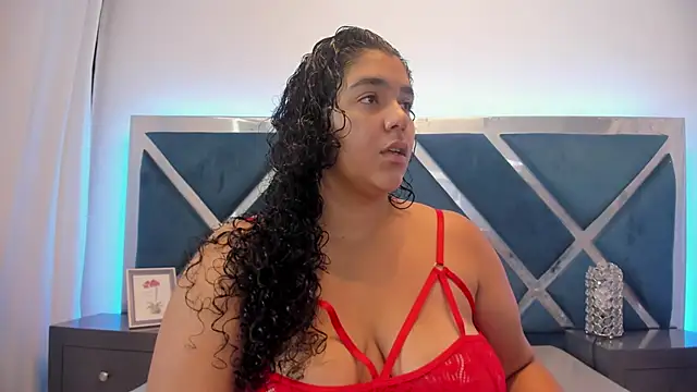 Tiffanymiller00 online show from 05-01-26, 01:49