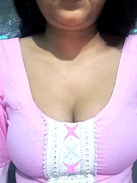 Snapshot of NEETU-89 chatting on 09-14-25, 02:34 NEETU-89 online show from 09-14-25, 02:34