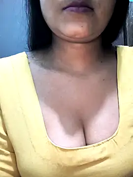 Snapshot of NEETU-89 chatting on 10-16-25, 03:26 NEETU-89 online show from 10-16-25, 03:26