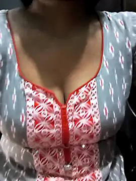 Snapshot of NEETU-89 chatting on 10-12-25, 03:30 NEETU-89 online show from 10-12-25, 03:30